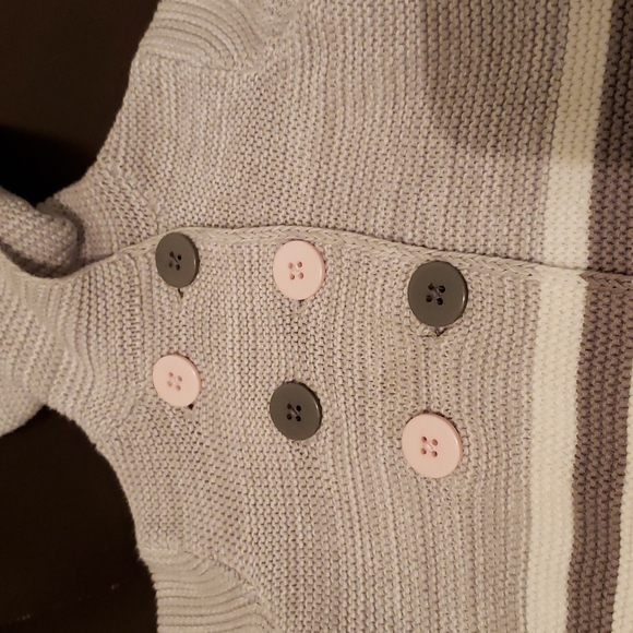 Firsts Impression Play Hooded Sweater - Picture 7 of 9